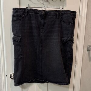 Plus sized, Black denim skirt